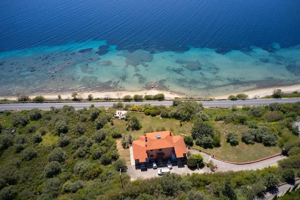 Beachfront Villa With Huge Garden, 3Br, Halkidiki Nea Roda 0*,