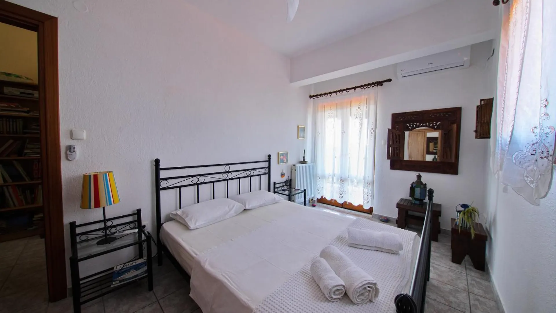 Beachfront Villa With Huge Garden, 3Br, Halkidiki Nea Roda 0*,  Greece