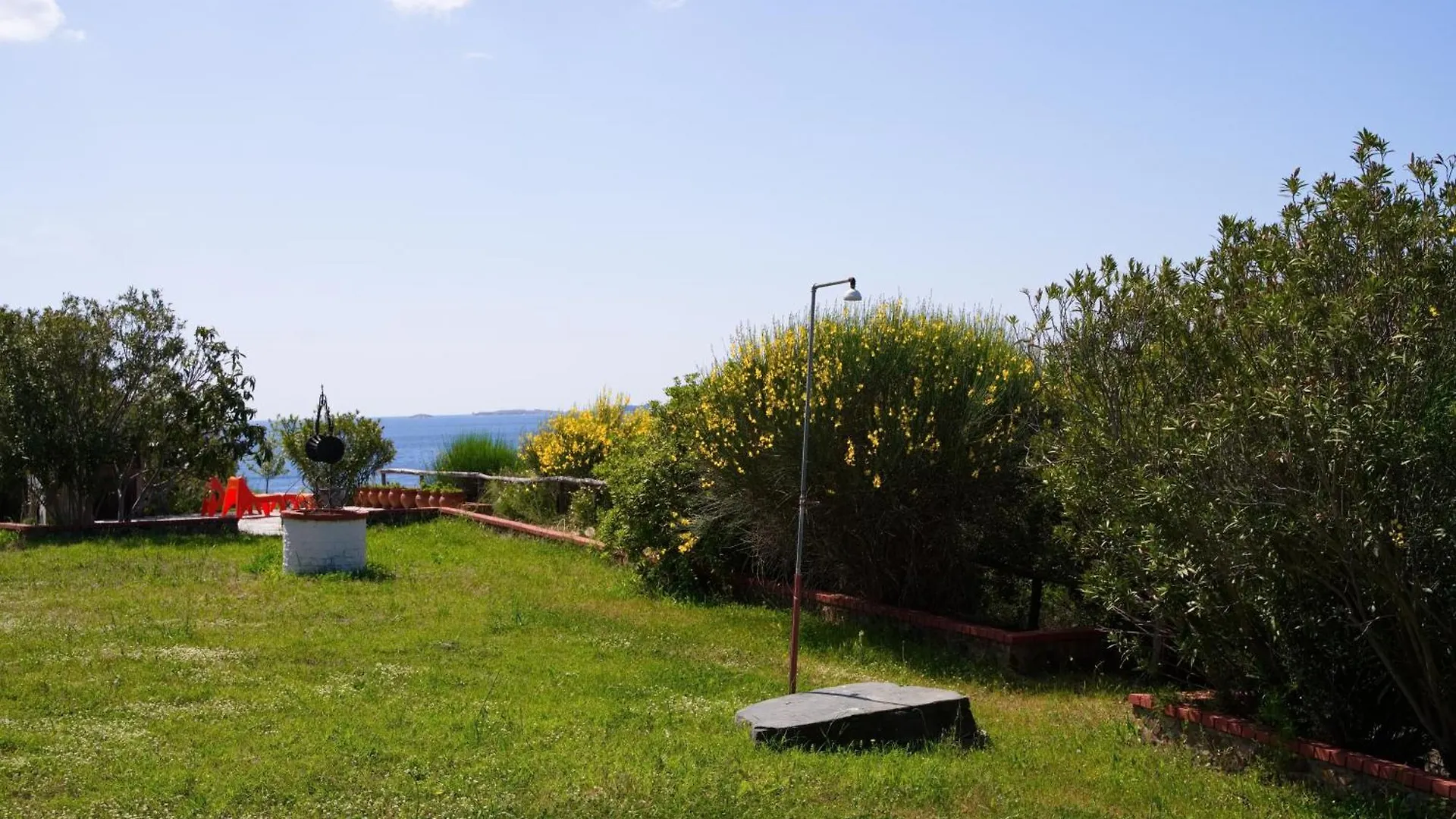 Holiday home Beachfront Villa With Huge Garden, 3Br, Halkidiki Nea Roda