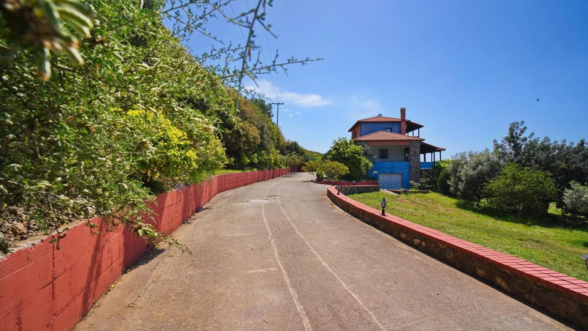 Beachfront Villa With Huge Garden, 3Br, Halkidiki Nea Roda 0*,  Greece
