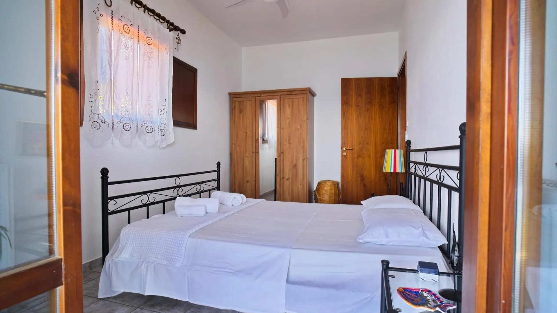 Beachfront Villa With Huge Garden, 3Br, Halkidiki Nea Roda Holiday home