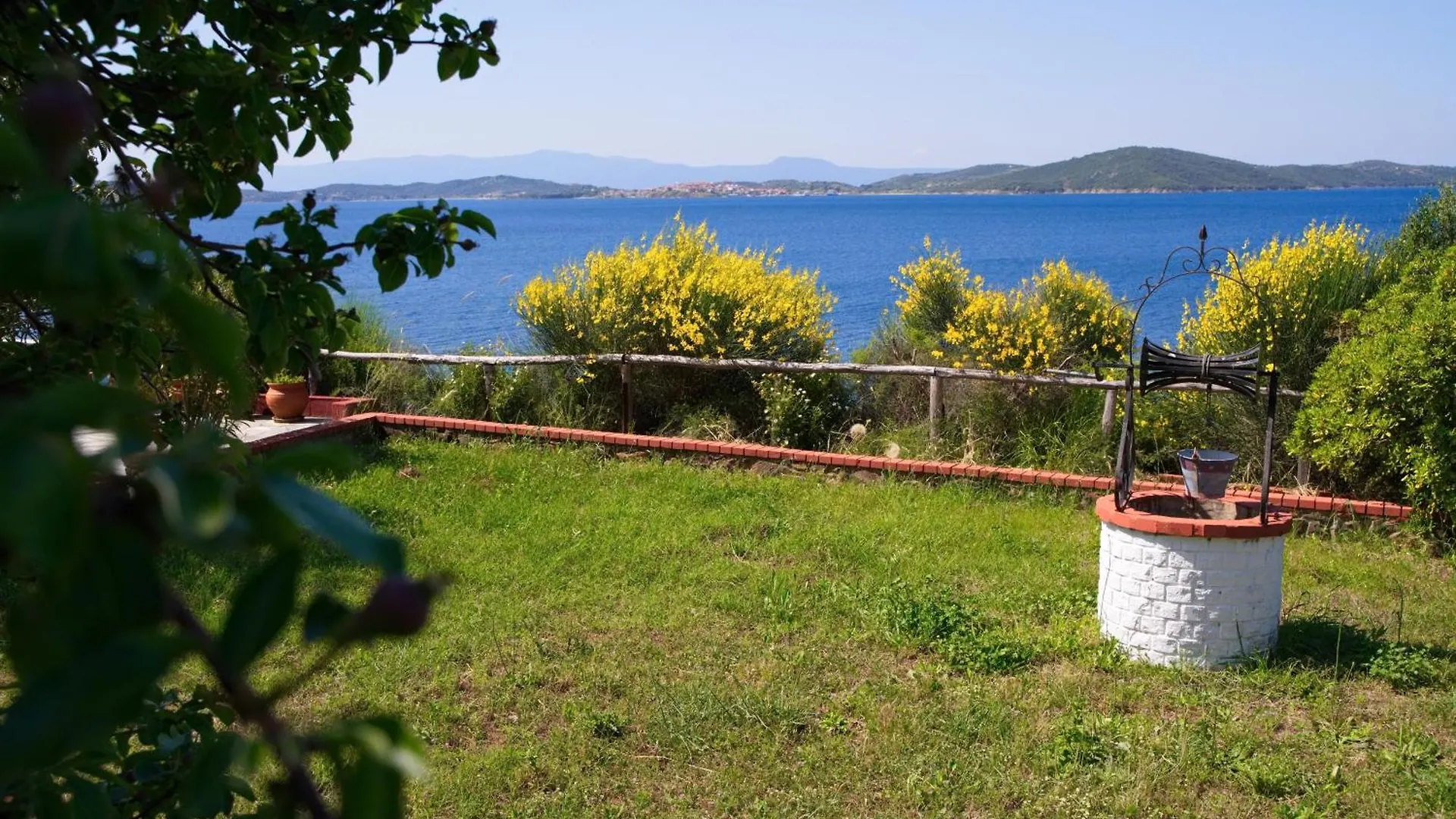 Beachfront Villa With Huge Garden, 3Br, Halkidiki Nea Roda 0*,