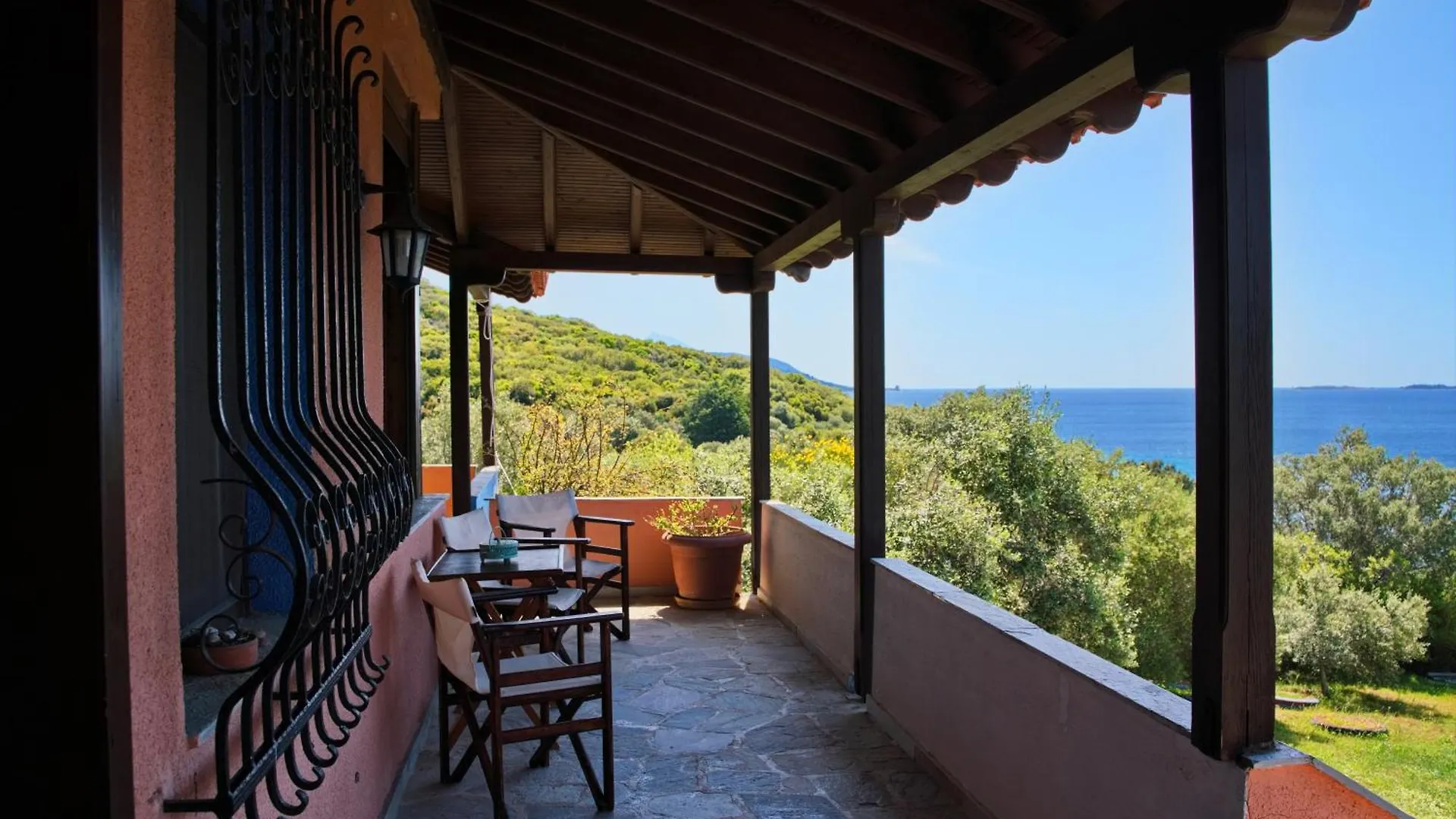 Holiday home Beachfront Villa With Huge Garden, 3Br, Halkidiki Nea Roda Greece