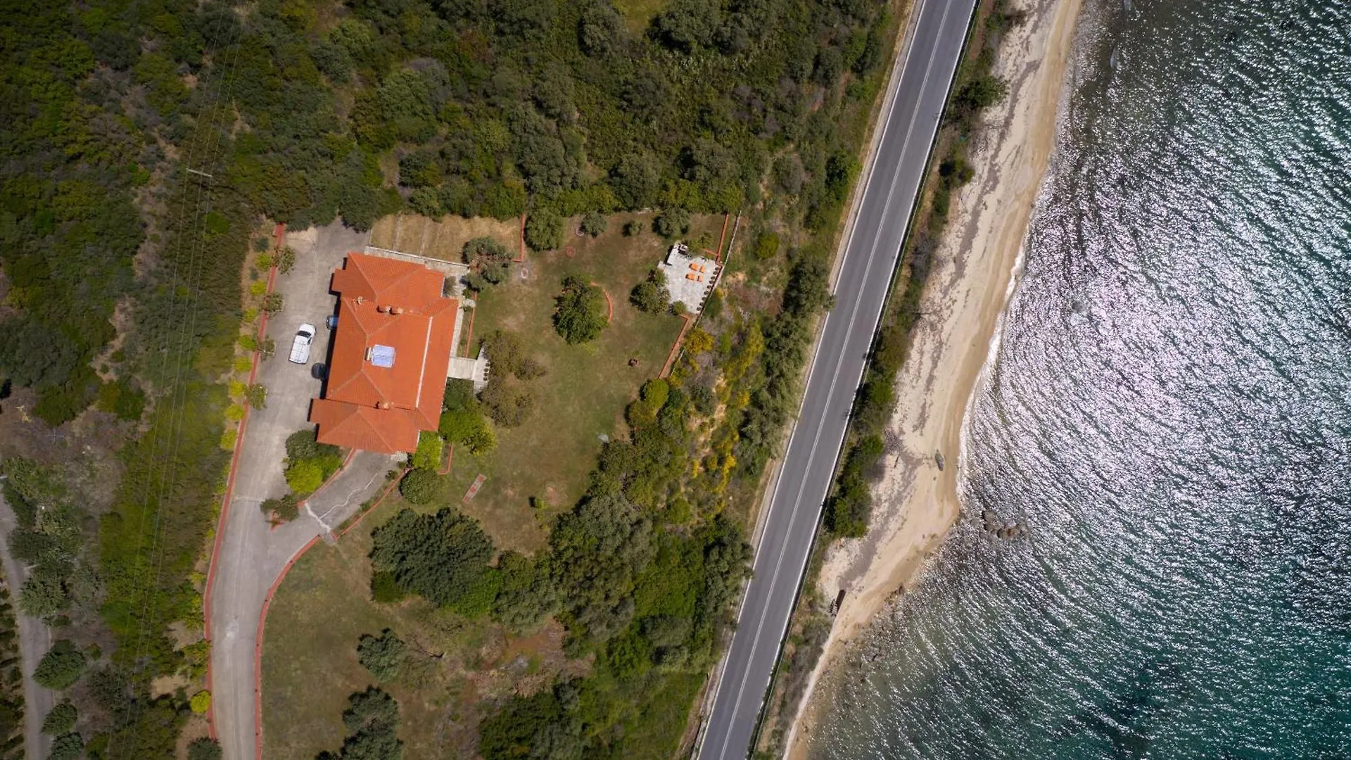 Holiday home Beachfront Villa With Huge Garden, 3Br, Halkidiki Nea Roda